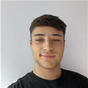 Dispongo del C1 de inglés, Castellano idioma materno, Euskara con nivel similar al materno y conocimientos básicos de Francés